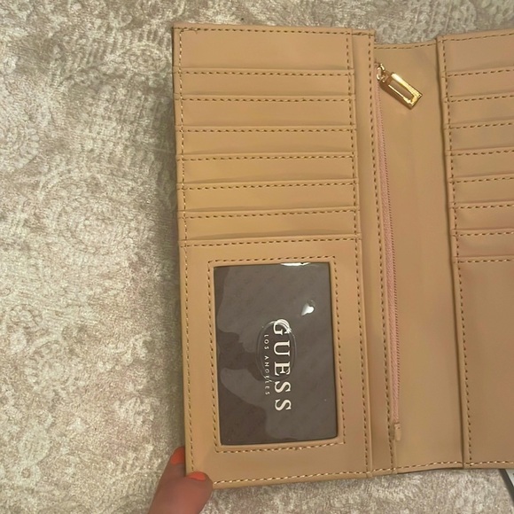 Brand New Guess Brown w/ Orange Detail & Gold Tone Accents Trifold Snap Wallet - Picture 14 of 16